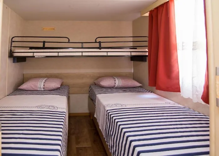 Mobile Frangipani 4 *