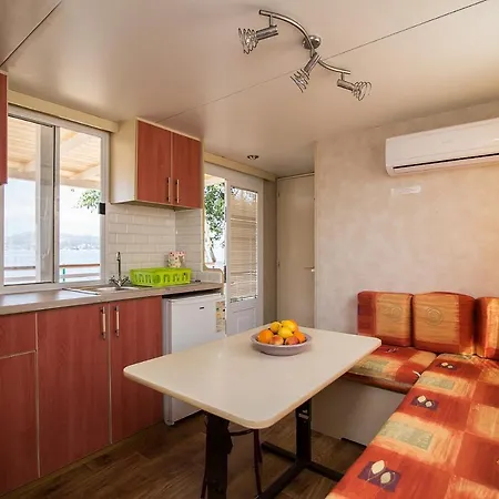 Holiday home Mobile Frangipani 4 Biograd Na Moru