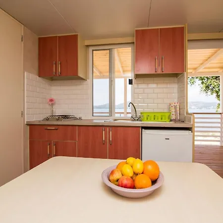 Mobile Frangipani 4 Biograd Na Moru